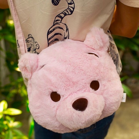 NWT!💎 Super Cute Winnie the Pooh Crossbody🍯💝 - Picture 2 of 4